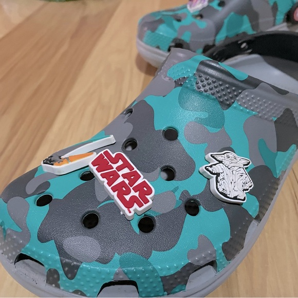 Like New Star Wars Crocs - Picture 6 of 7